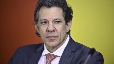 Lei tem que ser aplicada independentemente de torcida, diz Haddad sobre Jaques Wagner