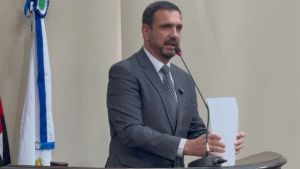 Vereador Jùlio Cesar apresenta balanço do primeiro ano do mandato e destaca fiscalização, articulação política, recursos e legado legislativo para São Carlos