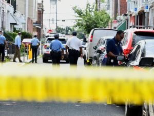 Três ataques a tiros matam 10 pessoas em meio a festividades do 4 de Julho nos EUA