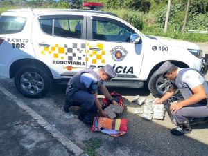 PM Rodoviária prende dupla por tráfico internacional de drogas em Itu