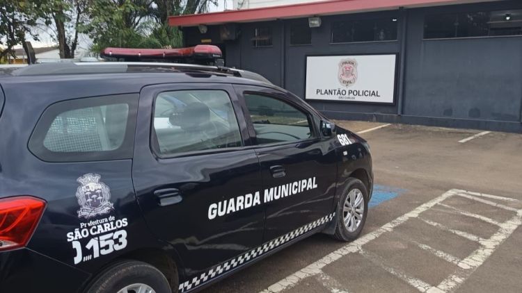 Guarda Municipal detém homem por agressão e injúria racial em estabelecimento comercial