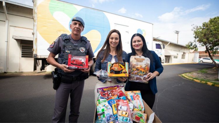Fundo Social participa de campanha Natal Solidário para arrecadar brinquedos em São Carlos