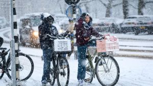 Neve cobre a Europa e transforma cidades em cenários de cartão-postal