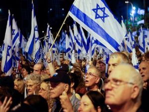 Dezenas de milhares protestam contra reforma judicial em Israel