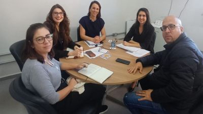 São Carlos recebe visita técnica do estado para alinhamento das novas diretrizes do serviço à primeira infância