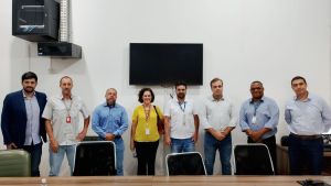 Vereadores discutem retirada de fios e cabos inutilizados e avançam para regulamentar a ocupação dos postes em São Carlos