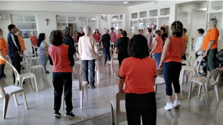 Centro de Referência do Idoso promove oficinas de percussão corporal com método inovador