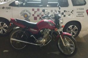 Polícia Militar recupera motocicleta furtada e detém adolescentes