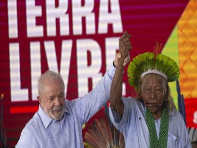 Lula diz que vai demarcar o maior número possível de terras indígenas