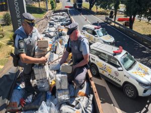 PM Rodoviária prende suspeito que carregava em carreta uma tonelada de cocaína