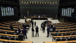 Minirreforma eleitoral reduz controle de gastos partidários; entenda
