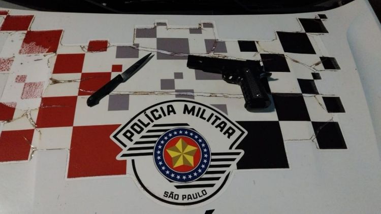 Polícia Militar intervém em ocorrência de ameaça com simulacro e faca em Brotas