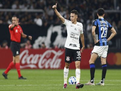 Corinthians vence Liverpool com time alternativo e vai ao playoff da Sul-Americana