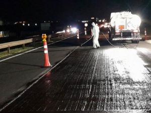 Rodovia Washington Luís, entre São Carlos e Araraquara, recebe obras de melhoria no pavimento