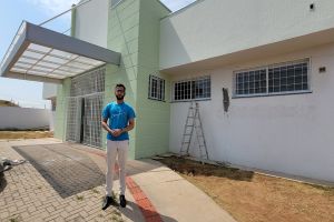 Elton Carvalho acompanha reforma na unidade de saúde do Vida Nova São Carlos