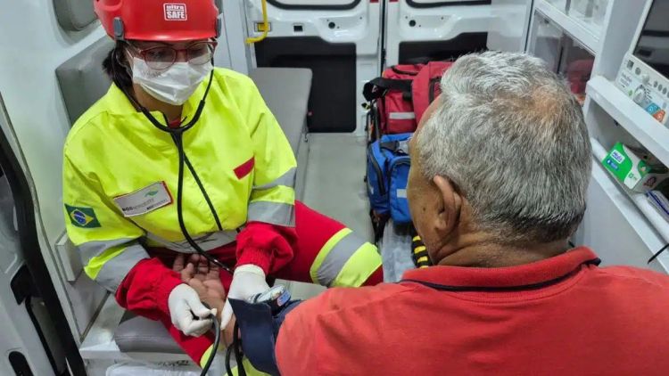Ecovias Noroeste Paulista promove acolhimento e orientação a caminhoneiros em Araraquara