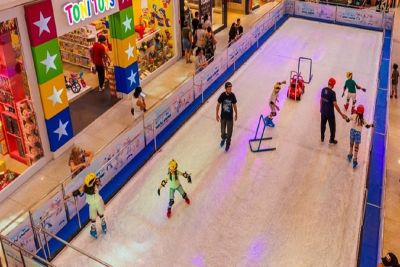 Patinação no Gelo: ShoppingSantaÚrsula prorroga atração até o dia 9 de fevereiro