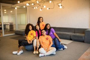 Empresas parceiras do Instituto Coca-Cola Brasil têm mais de mil vagas abertas em São Paulo