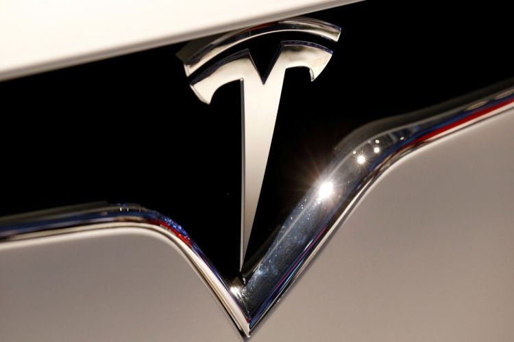 Tesla divulga queda nas entregas de veículos em 2024