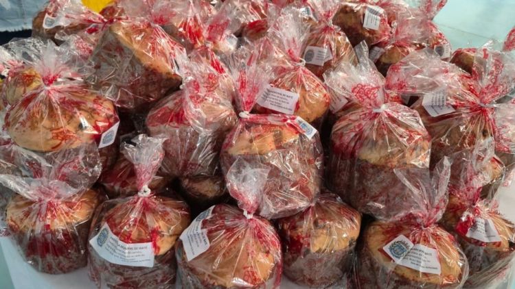 Café da manhã marca entrega de panetones aos idosos em Ibaté