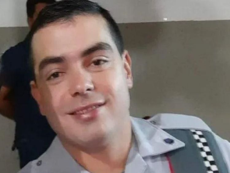 Sargento da Polícia Militar morre em batida entre moto e ônibus escolar
