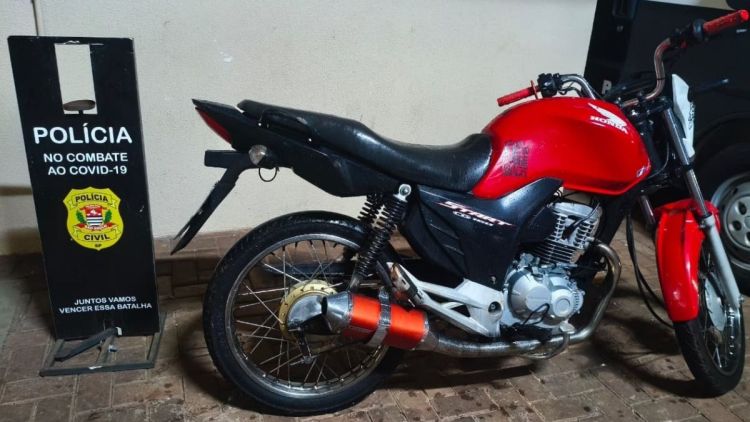 GCM apreende motocicleta com sinais identificadores suprimidos após fuga de suspeitos em Araraquara