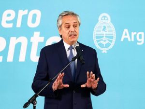 Presidente da Argentina rejeita decisão da Suprema Corte, provocando reação