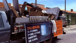 Mutirão contra a dengue recolhe 20 caminhões de inservíveis no Eduardo Abdelnur