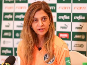 Leila nega venda de titulares do Palmeiras e pede que jogadores &quot;cumpram o que está acertado&quot;