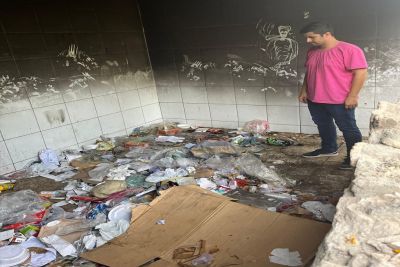 Vereador Bruno denuncia prédio público abandonado na Vila Prado