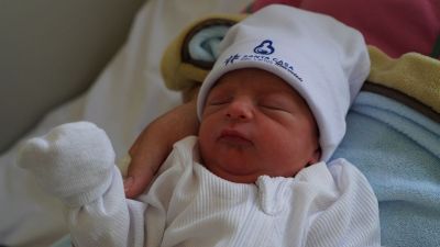 Primeiro bebê de 2026 nascido na Maternidade Dona Francisca Cintra Silva é menino