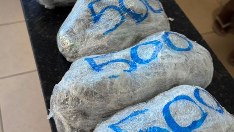 Polícia Militar prende dois suspeitos e apreende droga durante patrulhamento em São Carlos