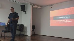 Maio Amarelo: Comandante da GM ministra palestra sobre alcoolemia