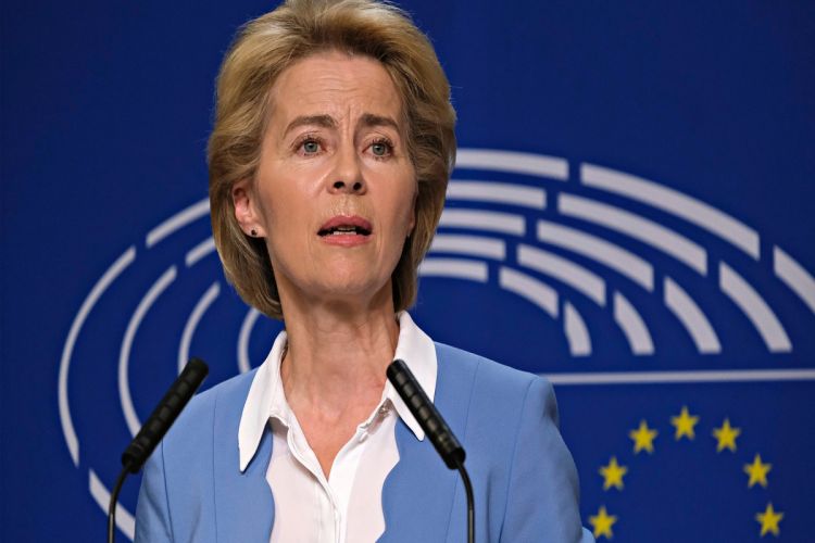 Ursula Von der Leyen reeleita presidente da Comissão Europeia