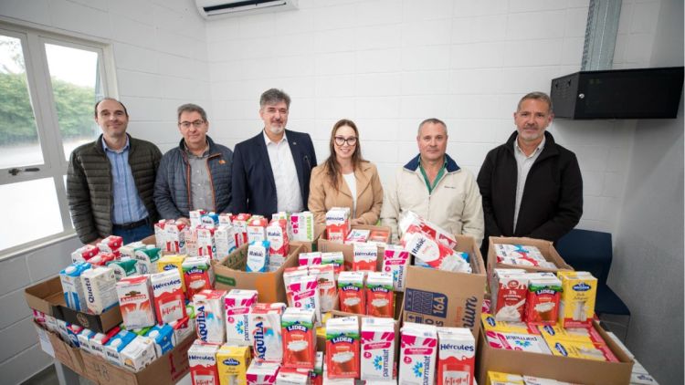 Fundo Social recebe 400 litros de leite arrecadados na corrida Unicep