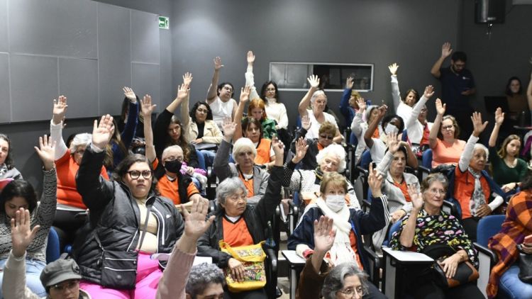 Campanha junho violeta mobiliza sociedade para proteger a pessoa idosa