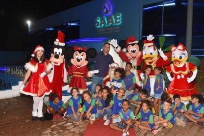 Cantata de Natal do Saae atrai centenas de crianças e adultos