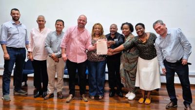 Netto Donato apresenta projeto de isenção ao Flor de Maio e firma pacto Antirracista em São Carlos