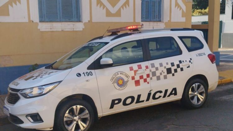 Mulher é morta a facadas em Dourado