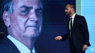 PGR denuncia Eduardo Bolsonaro e Paulo Figueiredo