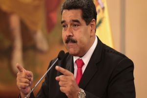 Maduro firma acordo e diz que vai respeitar resultado da eleição na Venezuela