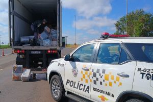 PM Rodoviária encontra cerca de 2 toneladas de maconha escondidas em caminhão