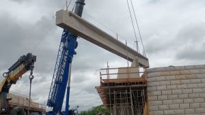 Lançamento de vigas marca avanço das obras na SP 304 em Piracicaba