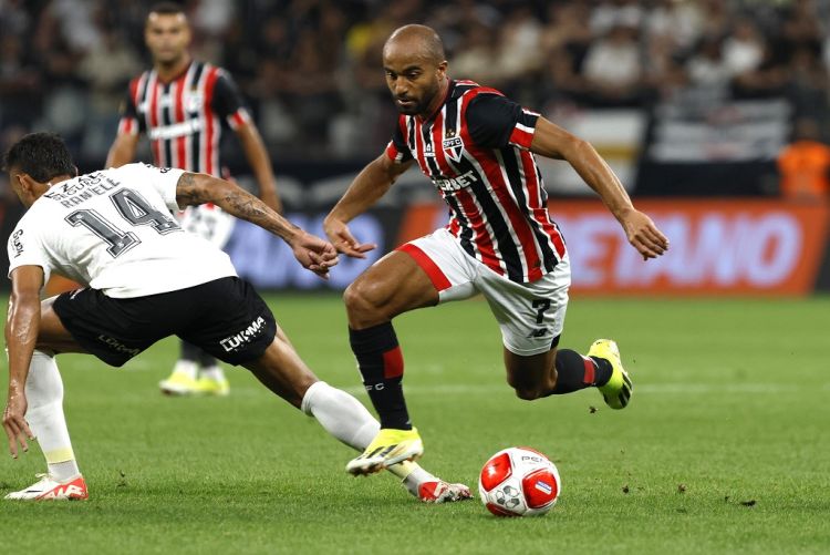 Com dores na coxa, Lucas Moura é dúvida para a Supercopa contra o Palmeiras