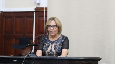 Vereadora Cidinha pede revitalização e remodelação da Praça Orestes Cimatti, no São Carlos 8