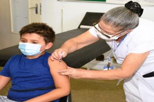 Vacina contra a dengue tem baixa adesão entre crianças e adolescentes em São Carlos