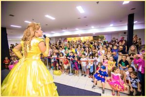 Férias com diversão: Iguatemi São Carlos tem oficinas infantis, contação de histórias e encontro de personagens em sua programação