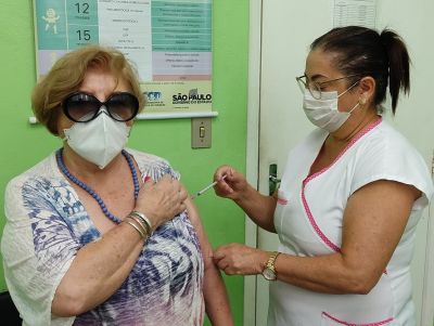 São Carlos começa a aplicar vacina bivalente contra covid-19 em pessoas com 60 anos ou mais