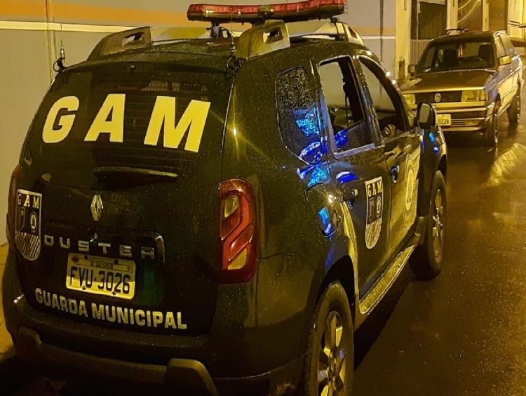 Carro furtado é encontrado pela Guarda Municipal