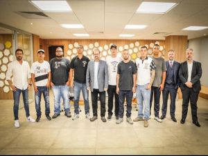 Organizadas do Corinthians fazem reunião com Duilio e presidente da FPF